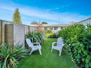 Perfectly Cosy Riccarton 2BR Abode - 2