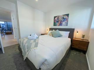 Light and Central CBD Stay - Christchurch - 1