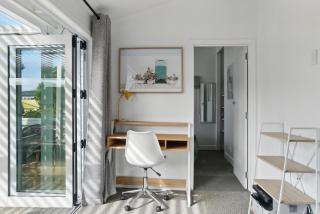 Beachside Bungalow Papamoa - 2