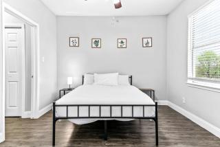 Modern 2BD 1BA Apt Pool Gym - 4