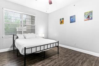 Modern 2BD 1BA Apt Pool Gym - 2