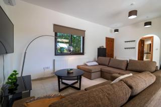 Villa Skandinavia - Modern 3BR Escape with Private Pool & BBQ - 3