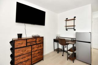 Modern King Suite Steps to Daytona Beach - Daytona Beach - 6