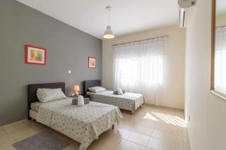 Villa Matheos - Elegant 3-BR Retreat near Coralia Beach - 7