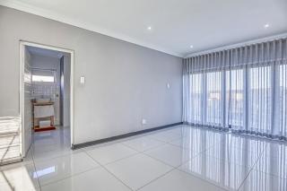 Urban Nest Retreat - Roodepoort - 4