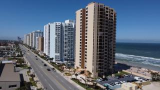 Modern Queen Suite #2 - Steps to Daytona Beach - 8