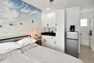 Modern Queen Suite Steps to Daytona Beach - Daytona Beach - 4