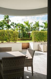 Two Bedroom Cable Beach Condo with patio - Nassau - 7