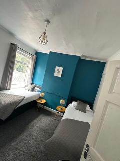 Entire home stoke-on-trent - 4