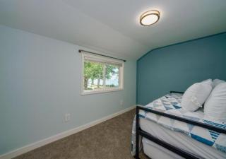 Lakefront Escape With Hot Tub and Modern Comforts - Mentor-on-the-Lake - 9