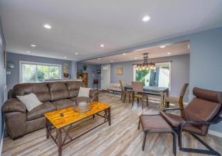 Lakefront Escape With Hot Tub and Modern Comforts - 9