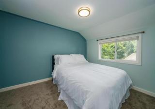 Lakefront Escape With Hot Tub and Modern Comforts - 8