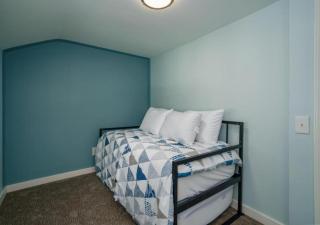 Lakefront Escape With Hot Tub and Modern Comforts - Mentor-on-the-Lake - 4