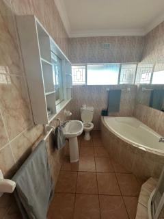 Suite Dreams Gorgeous Garden Holiday Home - Panorama - 7