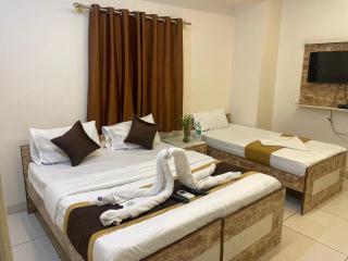 L A V Mansion - Bangalore - 1
