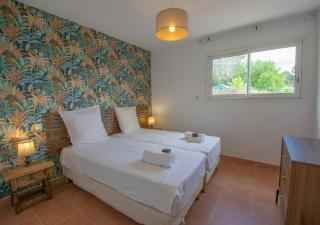 300 m2 house in 4 apartments, pool, terrace, view - Saint-Cézaire-sur-Siagne - 2