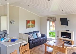 Langmere Lakes Lodges - Hainford - 9