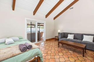 Sunny Spanish Villa Pool Parking & Privacy - Hacienda Heights - 2