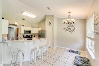 6 Mi to Navarre Beach Dog-Friendly Home with Yard - Navarre - 5