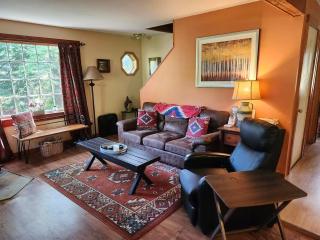 Cozy Vermont Retreat on Chelsea Rd – Scenic Views - - 3