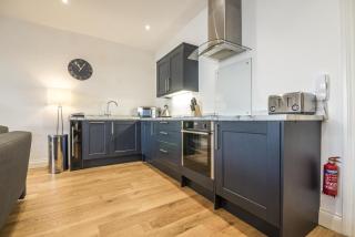 Sea Legs - 2 Bedroom Apartment - Tenby - Tenby - 9