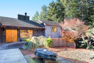 Serene 3 BDR Family Home With Hot Tub Mins to Shell Beach Trail - Sea Ranch - 5