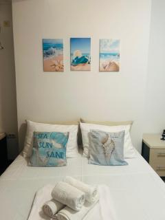 Summerland Niki - Mamaia - 8