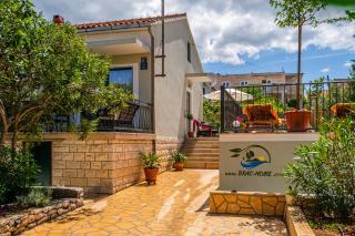 Holiday Home Josipa with heated pool - Supetar - 9