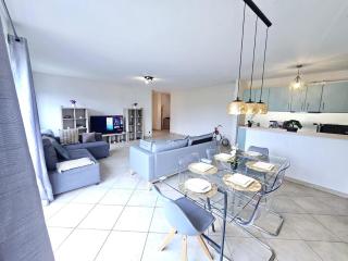 Chic City Retreat 2BR near Station with parking-2a - Lussemburgo - 0