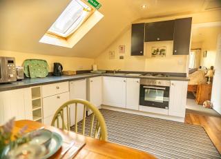 Willow cottage with private hot tub - 6