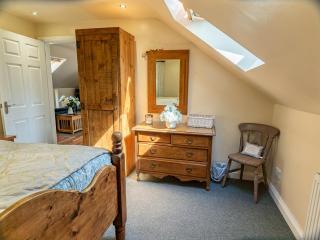Willow cottage with private hot tub - 3