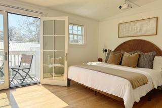 Spacious 3-Floor Downtown Retreat - Prime Location - 9