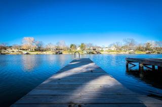 Pet Friendly Retreat on Lake LBJ - Burnet - 9