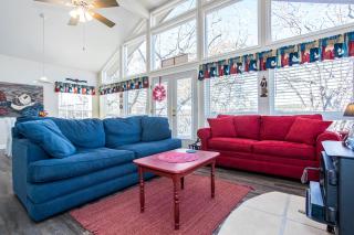 Pet Friendly Retreat on Lake LBJ - Burnet - 4