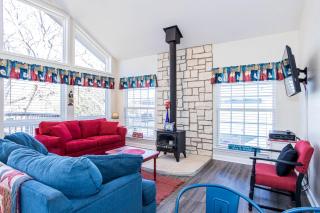 Pet Friendly Retreat on Lake LBJ - Burnet - 3