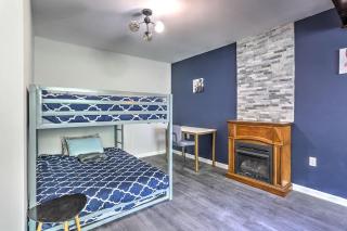 Creek Front Pocono Mountain Getaway with Game room & Sauna - Tobyhanna - 1