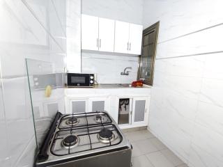 Appart 2 chambres calme-F3 avec Ascenseur Maristes - Dakar - 1