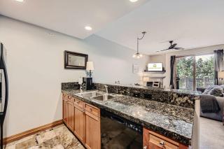 Cozy 1BR Near Trails with Shuttle to Slopes and Town - 3