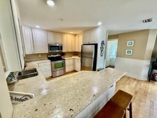 Tybee Retreat Unit 1 - Tybee Island - 4