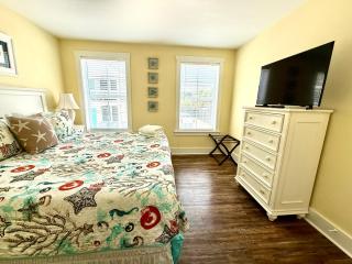 Tybee Retreat Unit 1 - 2