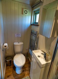 Lavender Retreat with Private Hot Tub - Upper Hulme - 1
