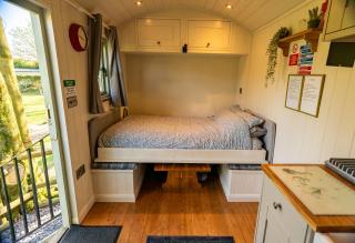 Lavender Retreat with Private Hot Tub - Upper Hulme - 5