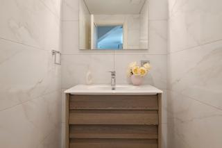 Spacious Duplex Apartment with 3 Bedrooms and 2 Bathrooms - Istanbul - 2