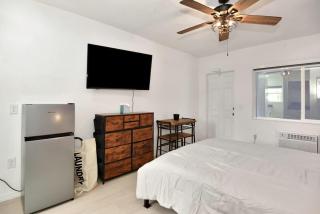 Blue Mist Motel - Room #4 - Daytona Beach - 3
