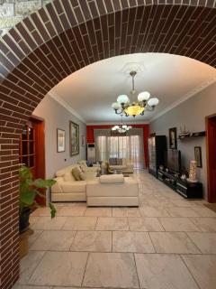 Spacious Retreat-Vintage Charm - Tirana - 0