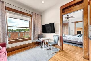 The Uptown Suite at The Historic Connely Harrington - 3