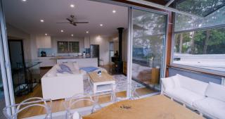 Majestic Views - Stylish Home - Lower Beechmont - 2