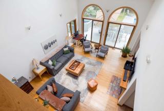 Meadowood Manor by Rove Travel - 6BR Outdoor Spaces - 1