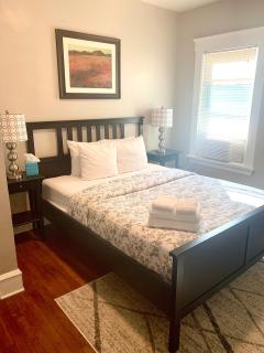 Charming 2-Bedroom Thoreau Lower - Lakewood - 8