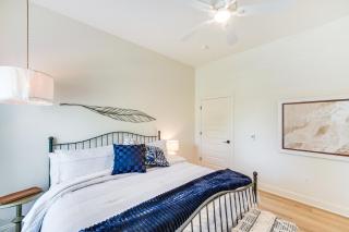 Walk to Lake Erie Sleek Retreat with Screened Patio - Madison - 1